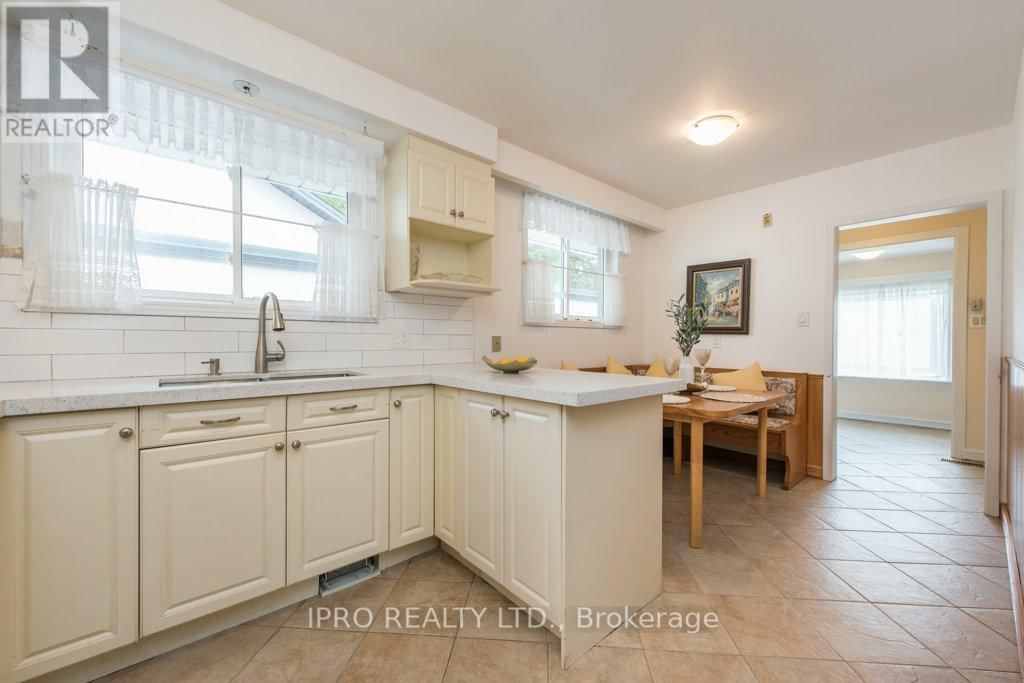 1239 SILVER SPEAR ROAD Image 13
