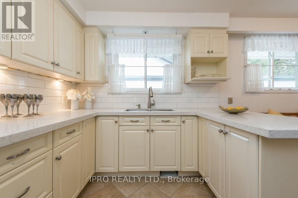 1239 SILVER SPEAR ROAD Image 14