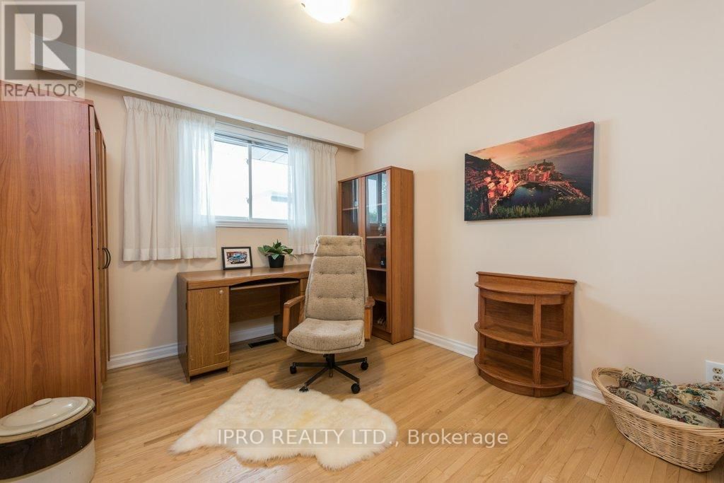 1239 SILVER SPEAR ROAD Image 21