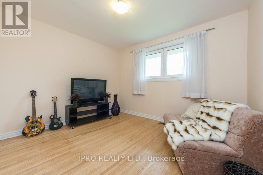 1239 SILVER SPEAR ROAD Image 25
