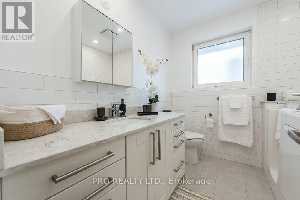 1239 SILVER SPEAR ROAD Image 26