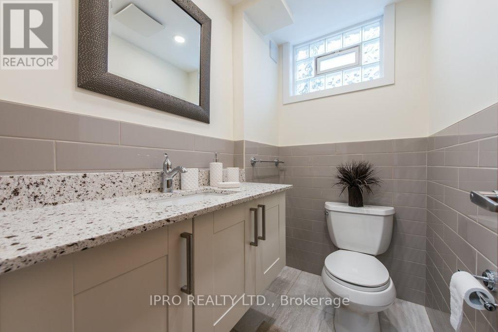1239 SILVER SPEAR ROAD Image 30