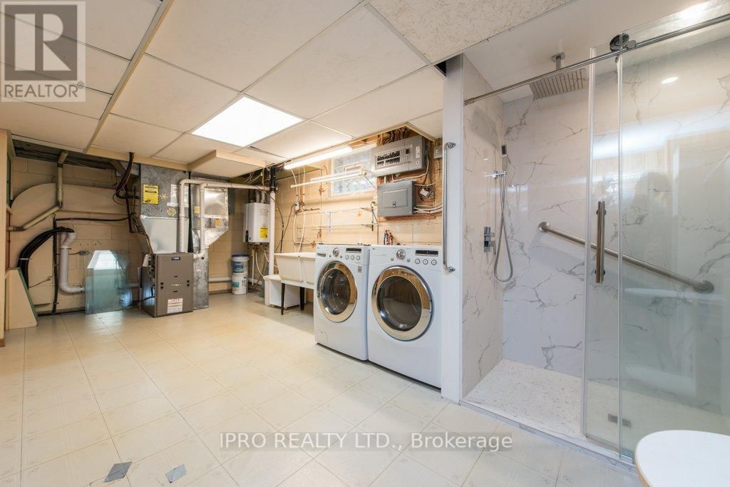 1239 SILVER SPEAR ROAD Image 34