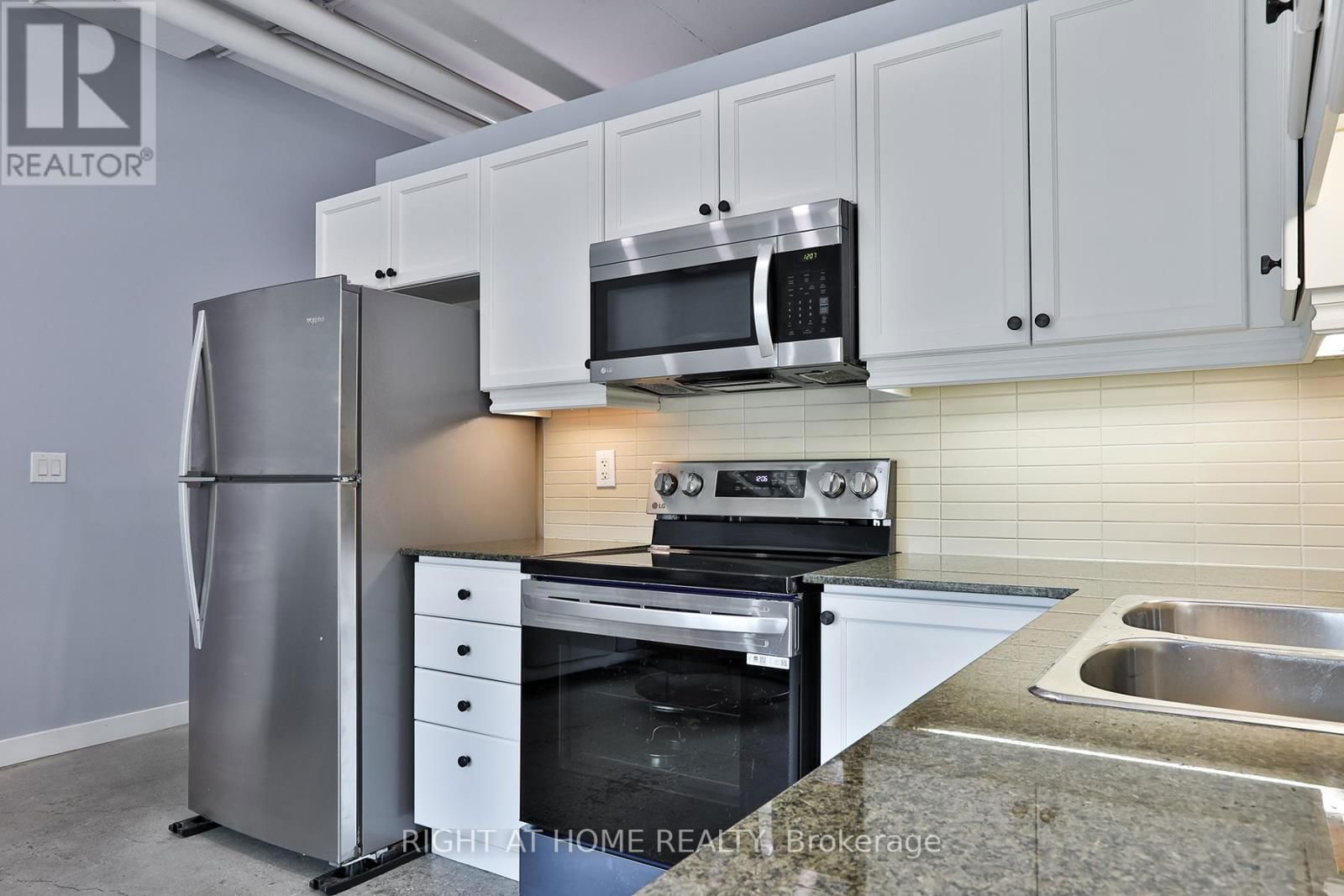 313 - 2 FIELDWAY ROAD Image 10