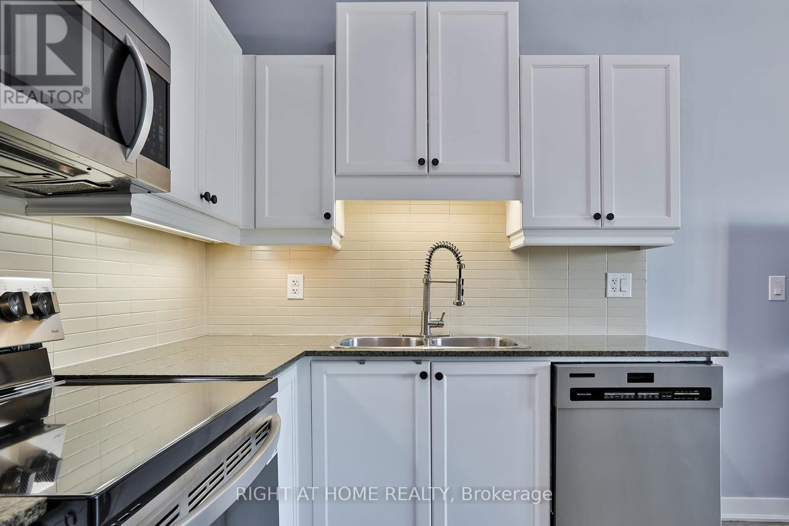 313 - 2 FIELDWAY ROAD Image 11