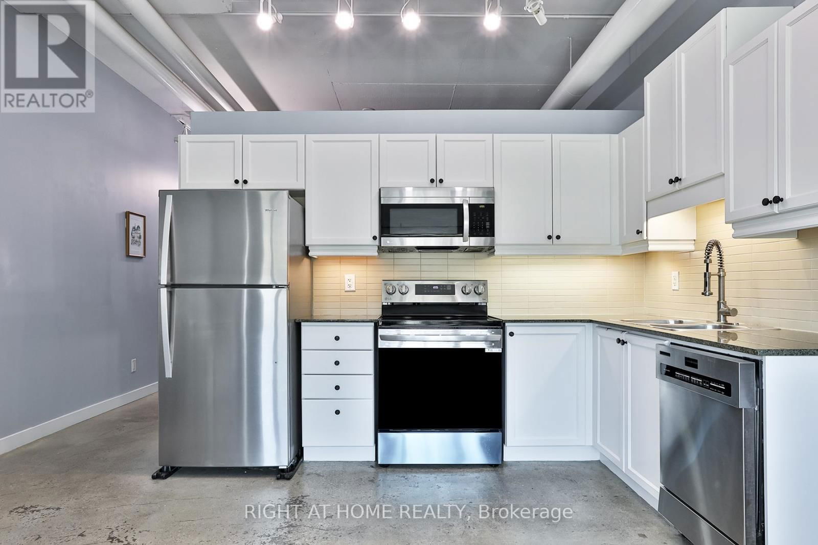 313 - 2 FIELDWAY ROAD Image 8