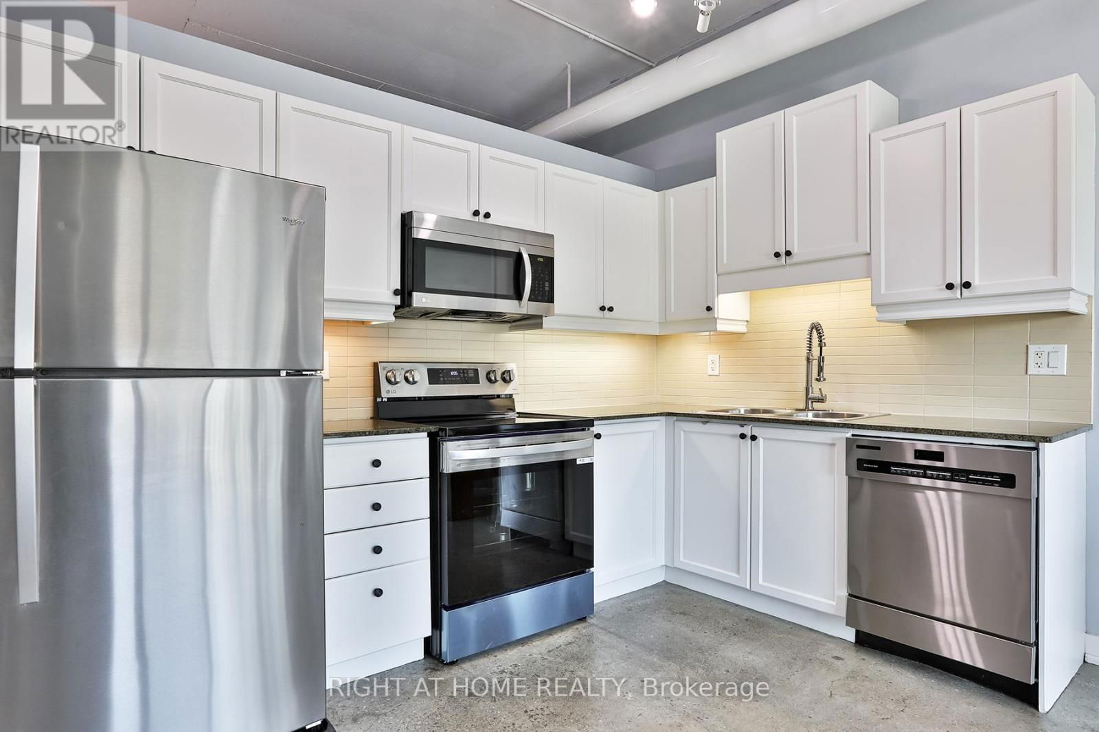 313 - 2 FIELDWAY ROAD Image 9