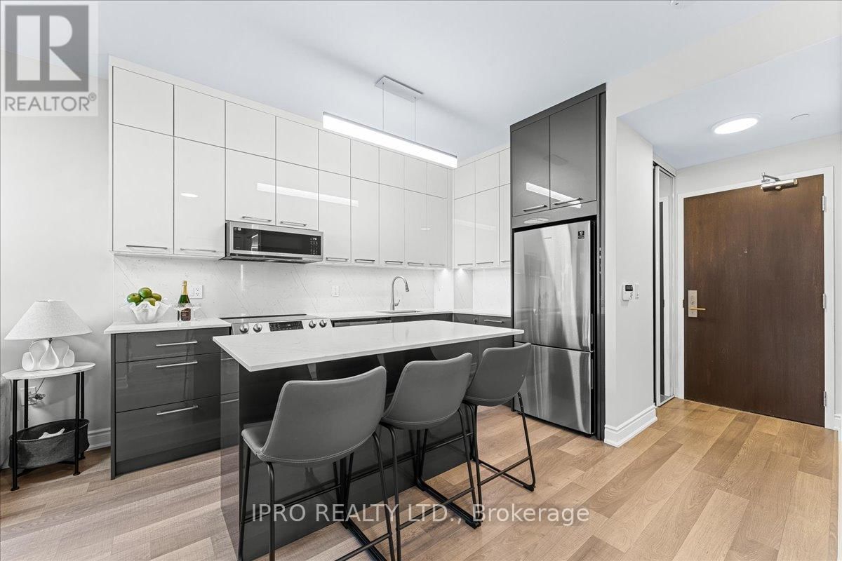 708 - 39 ANNIE CRAIG DRIVE Image 2
