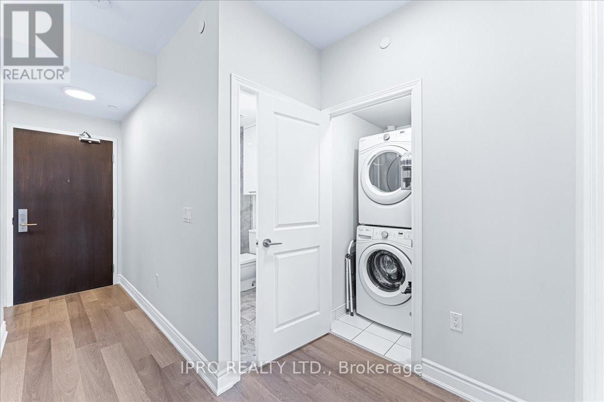 708 - 39 ANNIE CRAIG DRIVE Image 6