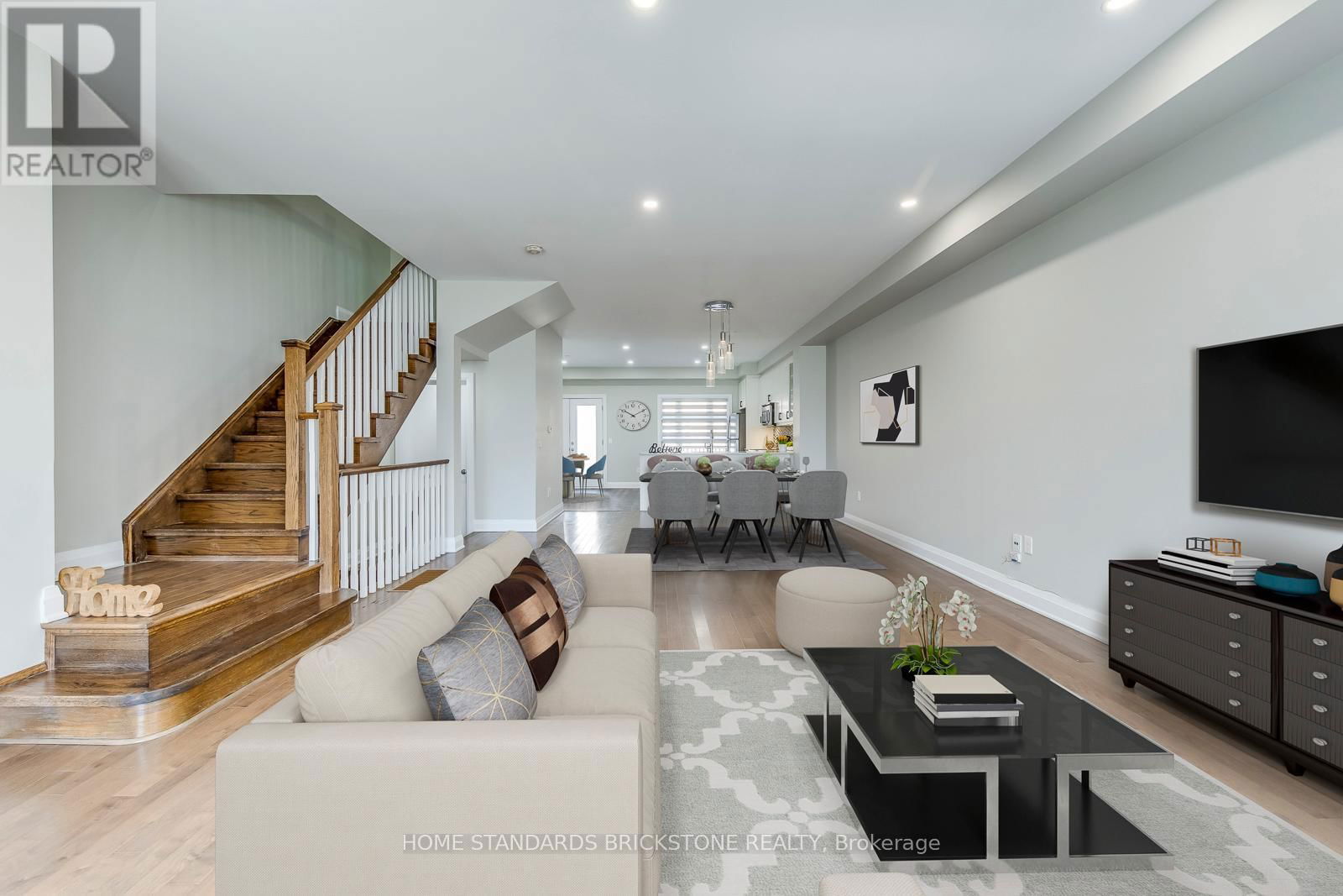 18 - 2460 PRINCE MICHAEL DRIVE Image 2