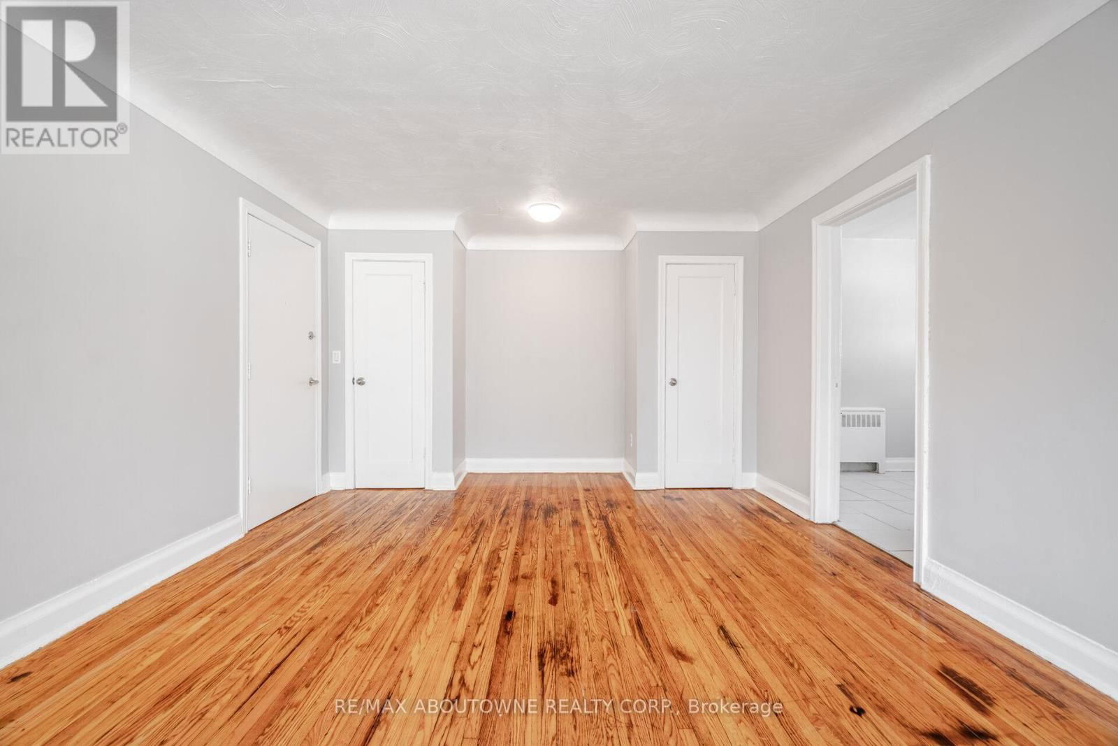 6 - 1037 CHURCHILL AVENUE Image 10