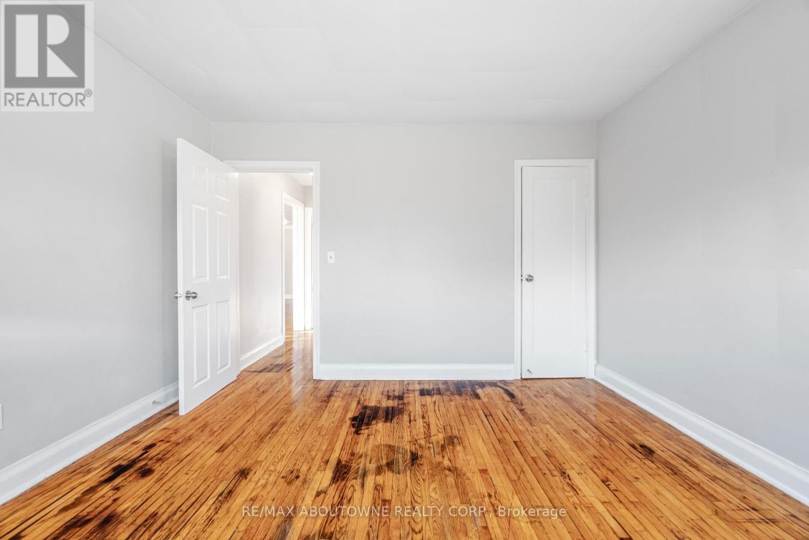 6 - 1037 CHURCHILL AVENUE Image 19