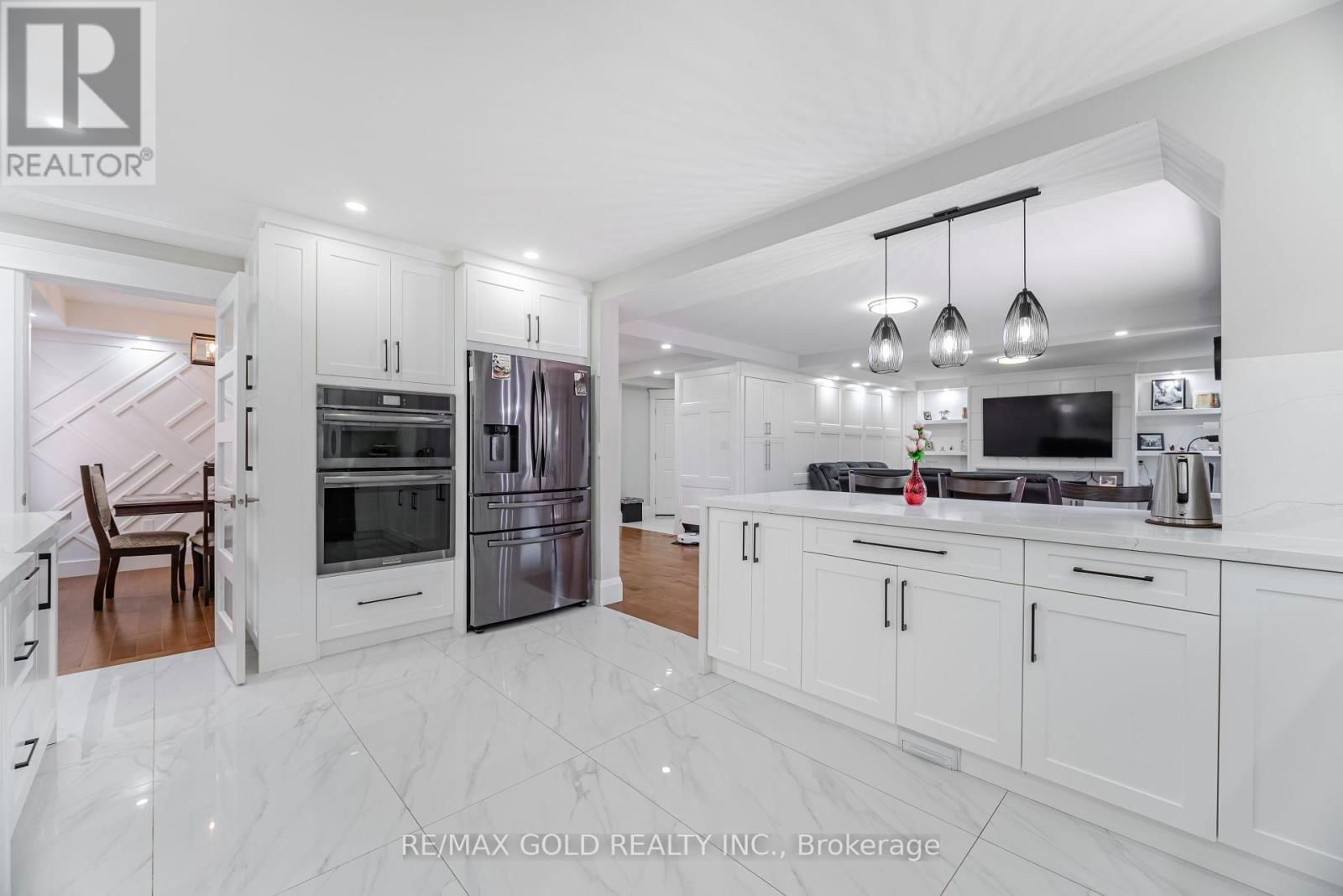 8 FOXMERE ROAD Image 11