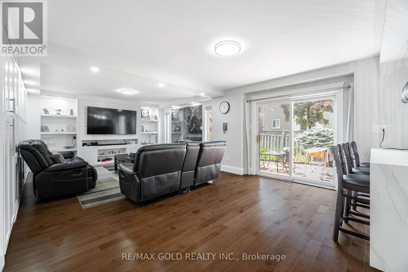 8 FOXMERE ROAD Image 14