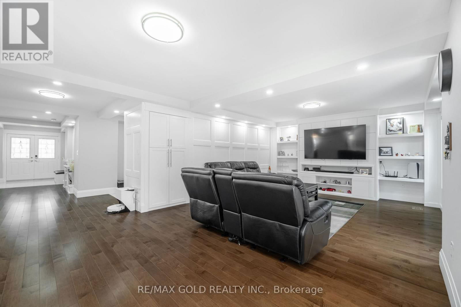 8 FOXMERE ROAD Image 15