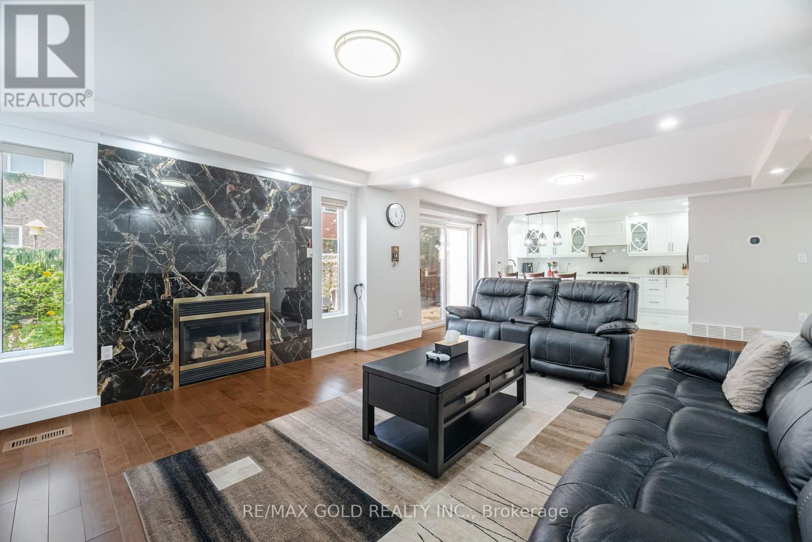 8 FOXMERE ROAD Image 17