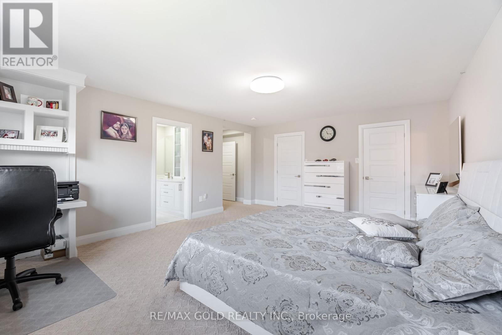 8 FOXMERE ROAD Image 22