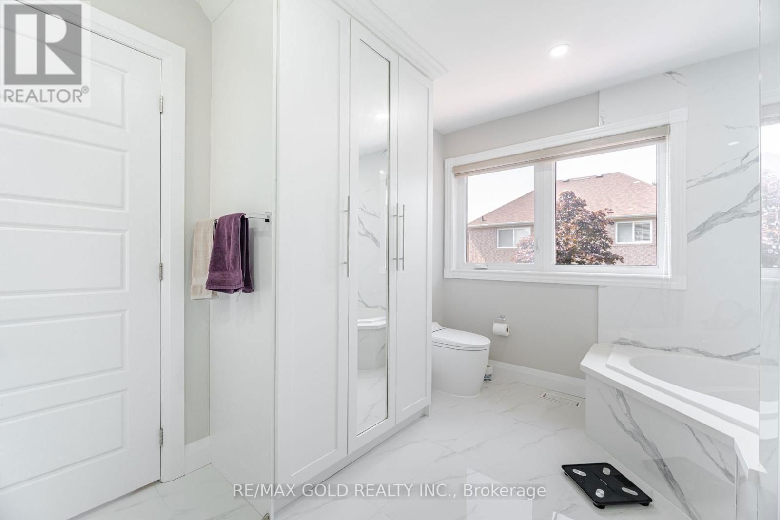 8 FOXMERE ROAD Image 24