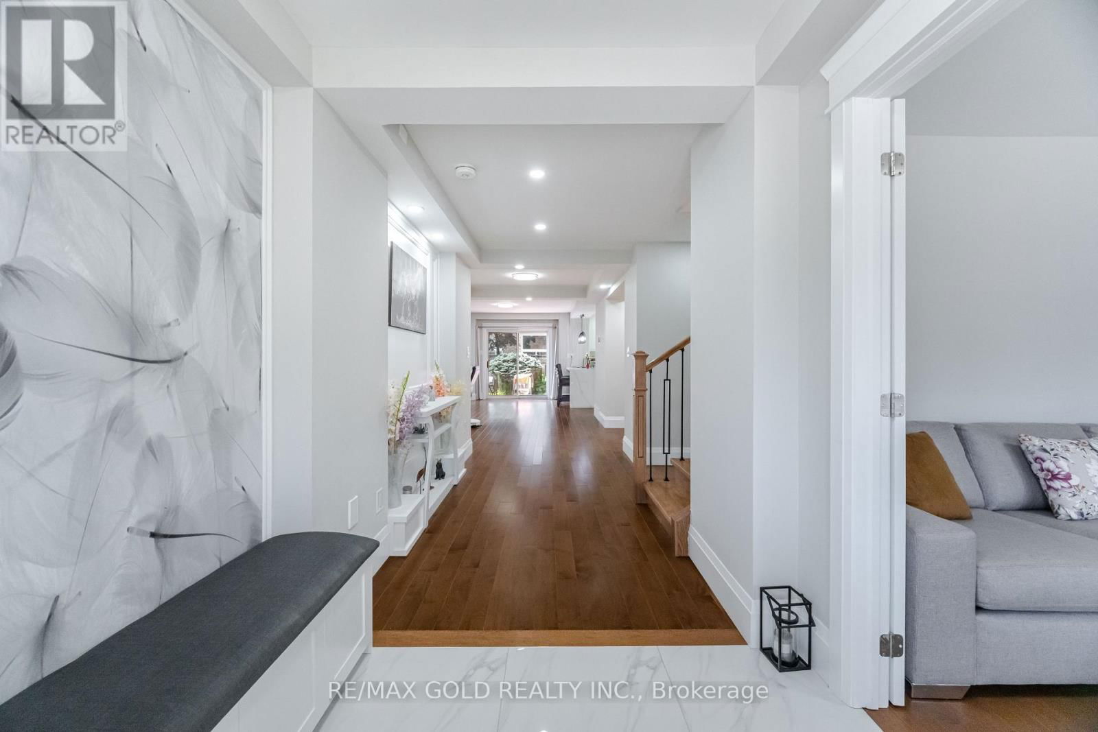 8 FOXMERE ROAD Image 3