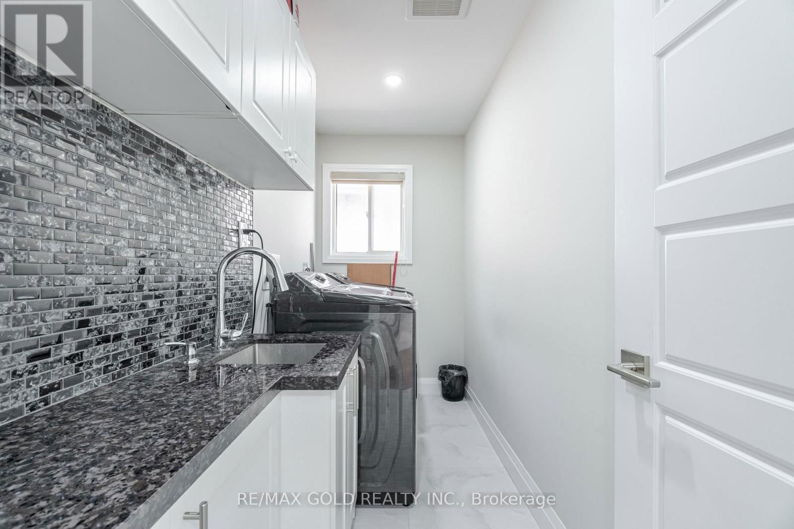 8 FOXMERE ROAD Image 32
