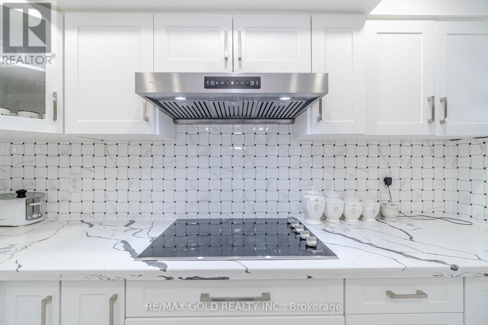 8 FOXMERE ROAD Image 38
