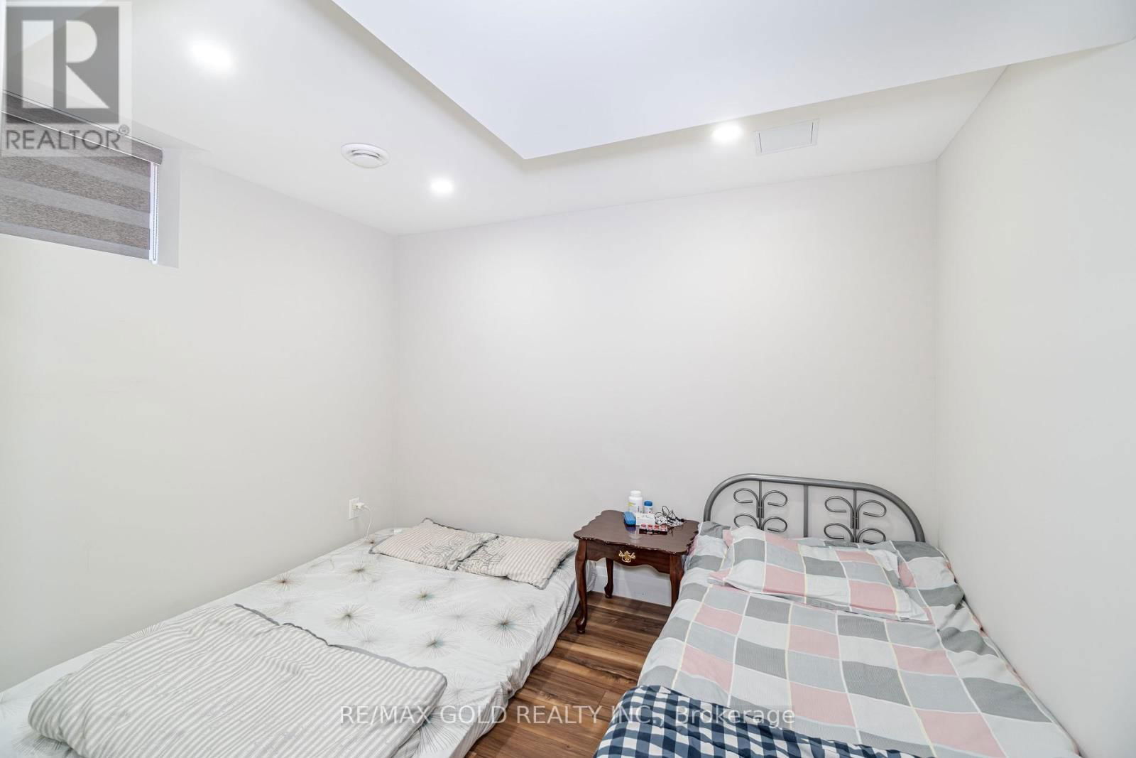 8 FOXMERE ROAD Image 40
