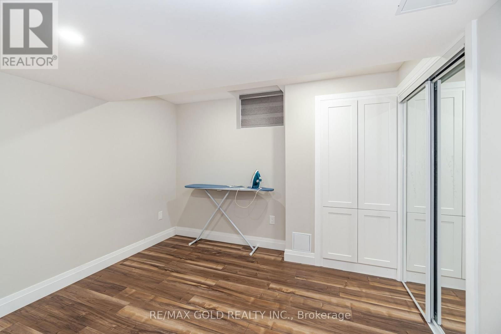 8 FOXMERE ROAD Image 41