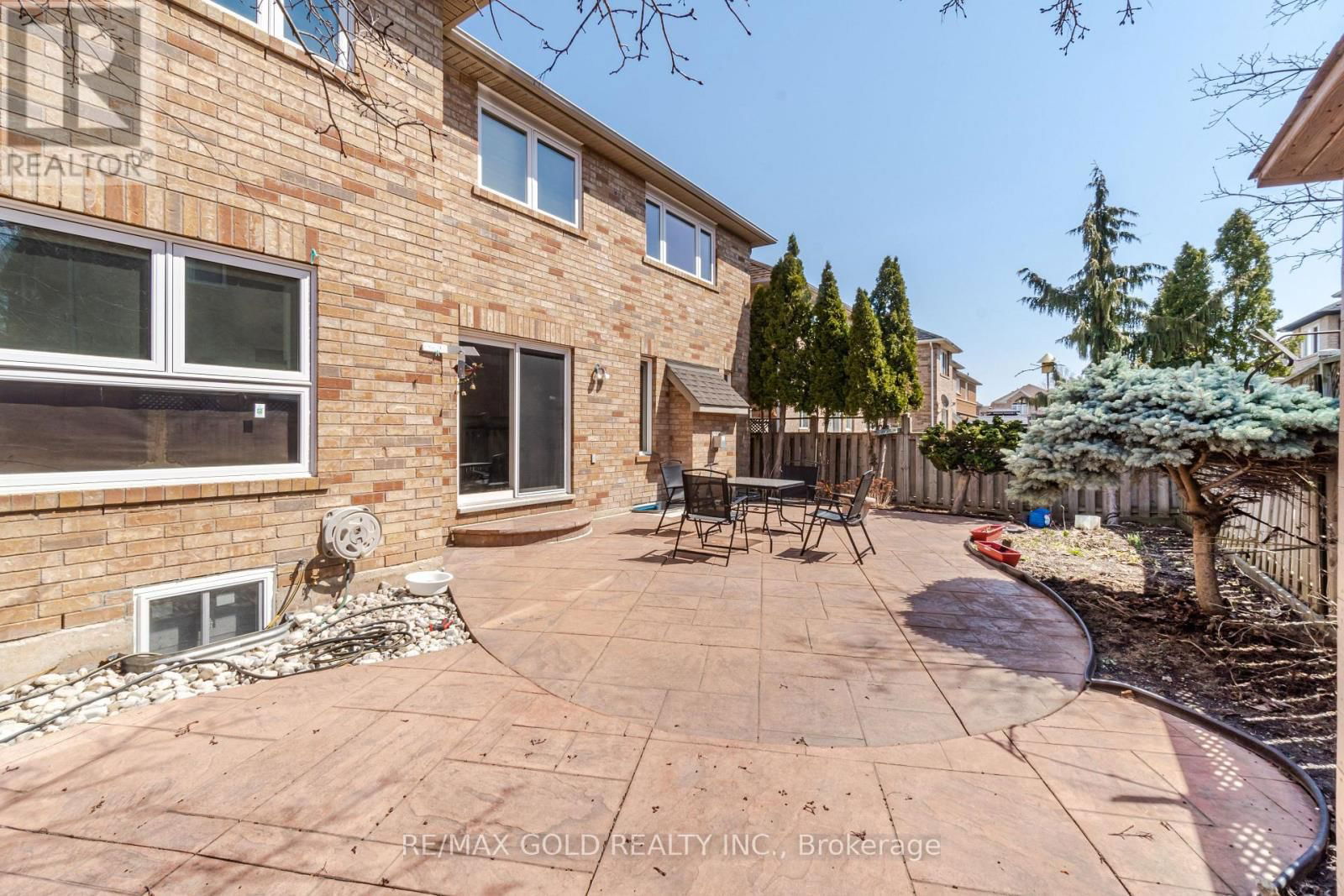 8 FOXMERE ROAD Image 49