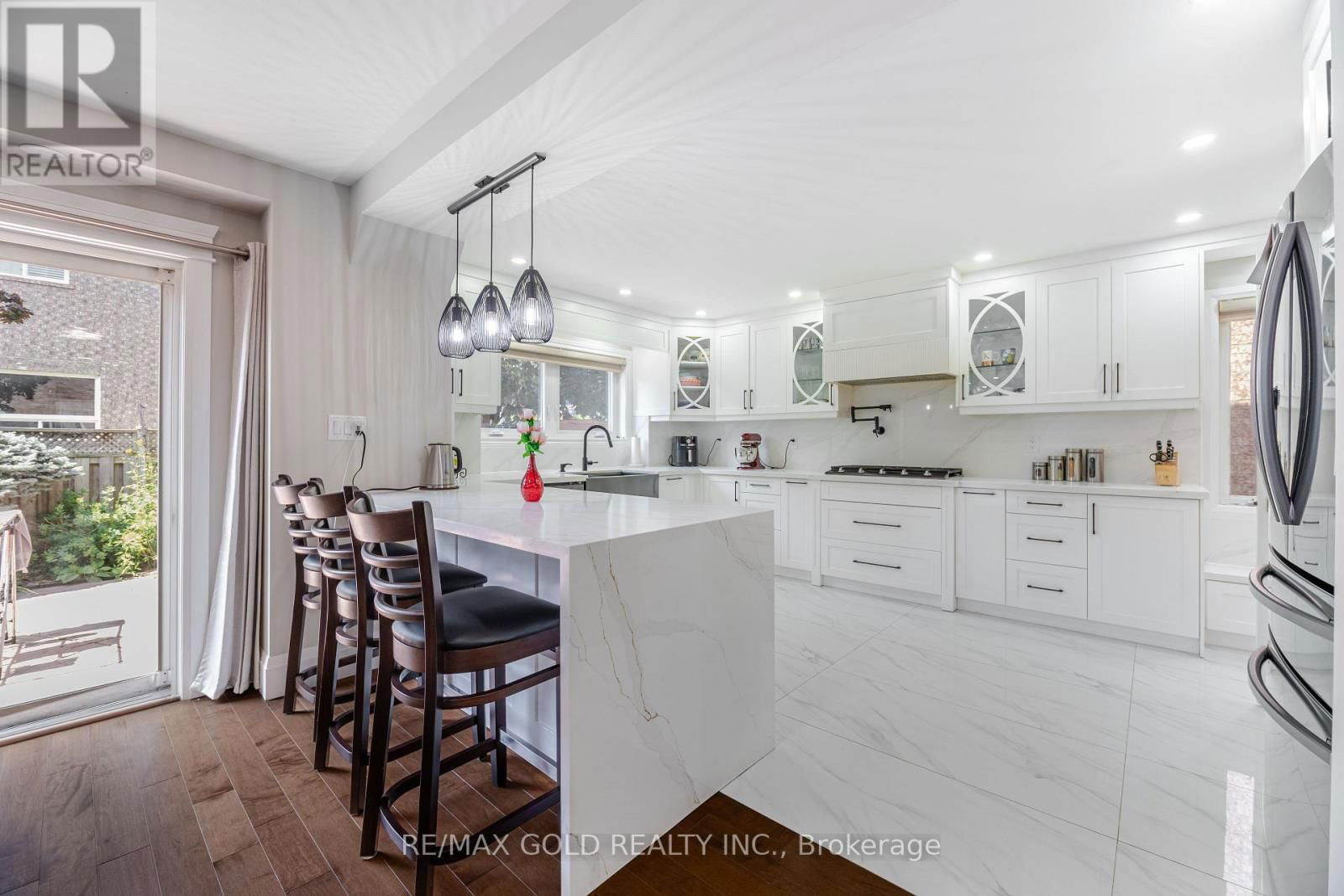 8 FOXMERE ROAD Image 9