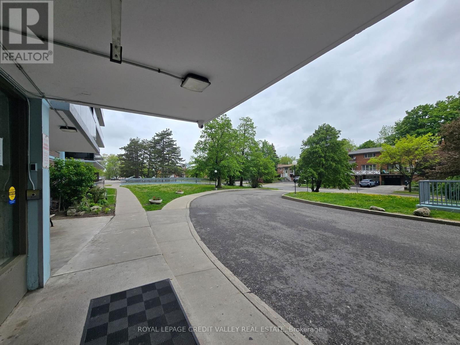 1705 - 235 GRANDRAVINE DRIVE Image 16