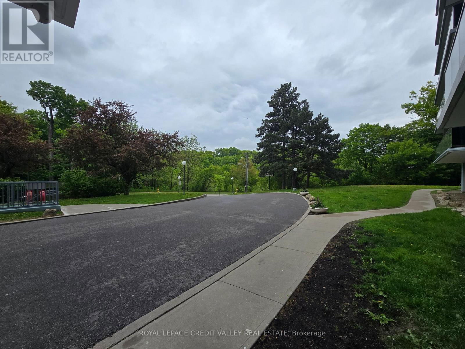 1705 - 235 GRANDRAVINE DRIVE Image 17