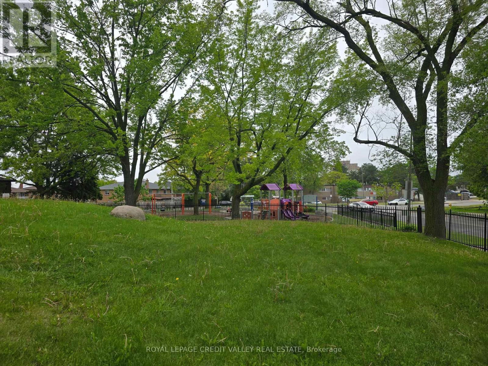 1705 - 235 GRANDRAVINE DRIVE Image 18