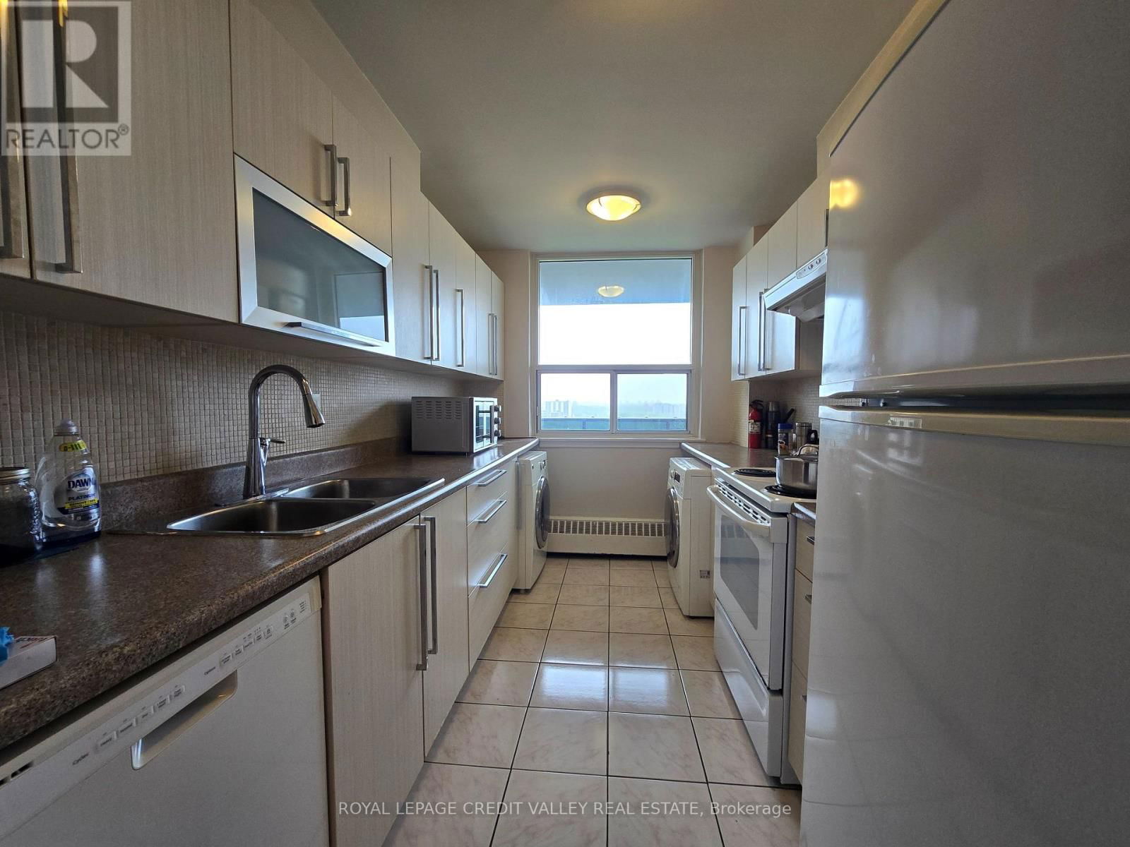 1705 - 235 GRANDRAVINE DRIVE Image 2