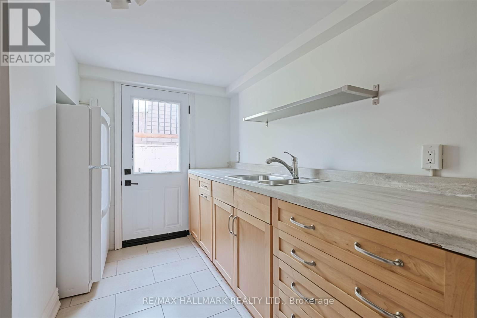 479 RIDELLE AVENUE Image 20