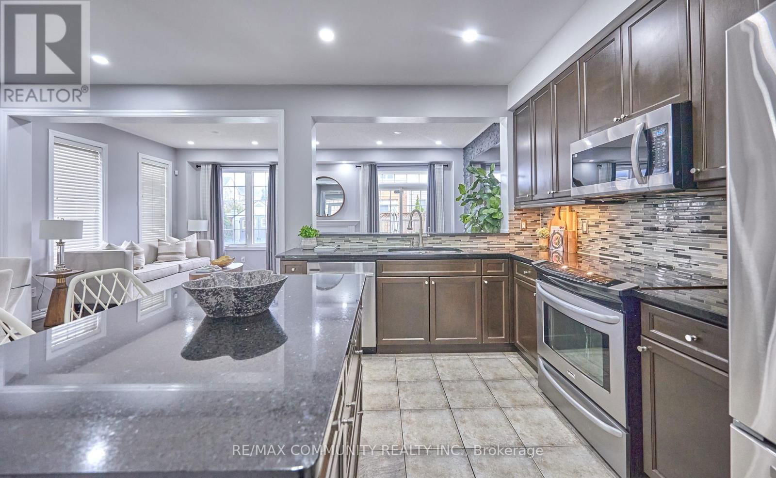 96 KENDALL DRIVE Image 17