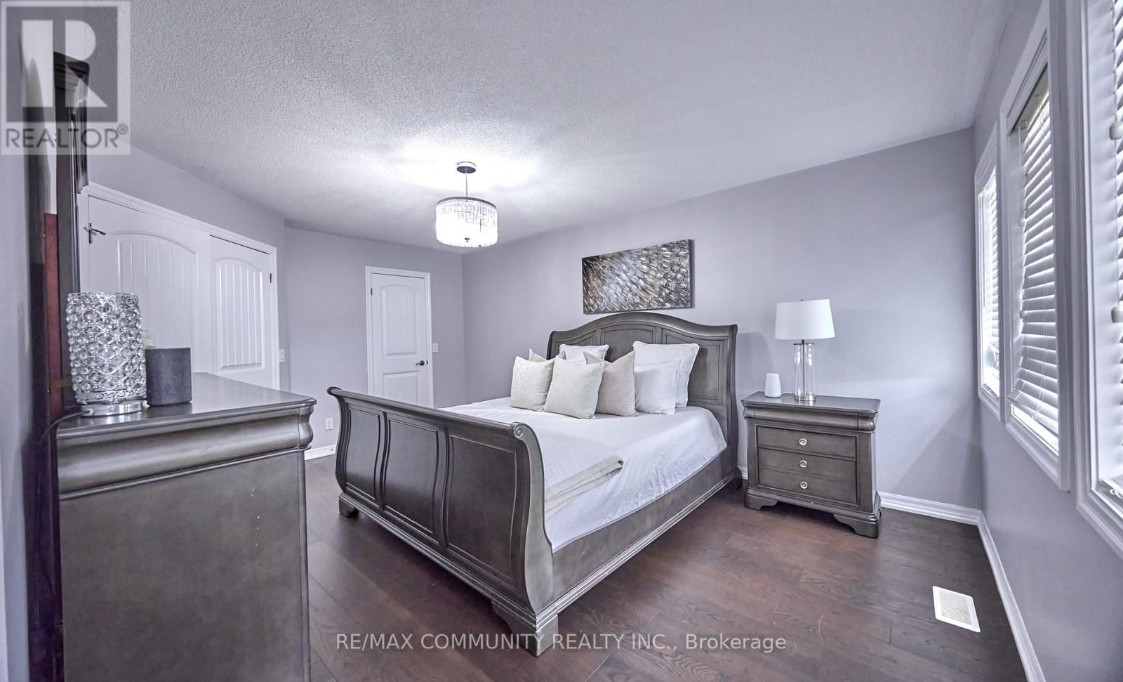96 KENDALL DRIVE Image 33