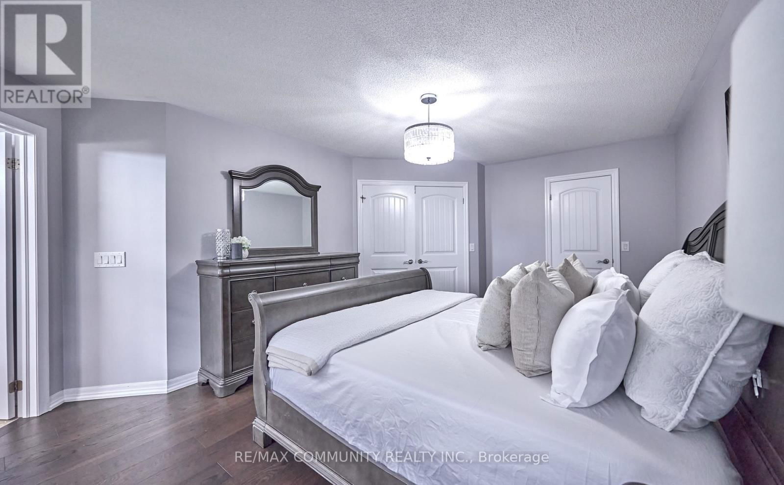 96 KENDALL DRIVE Image 34