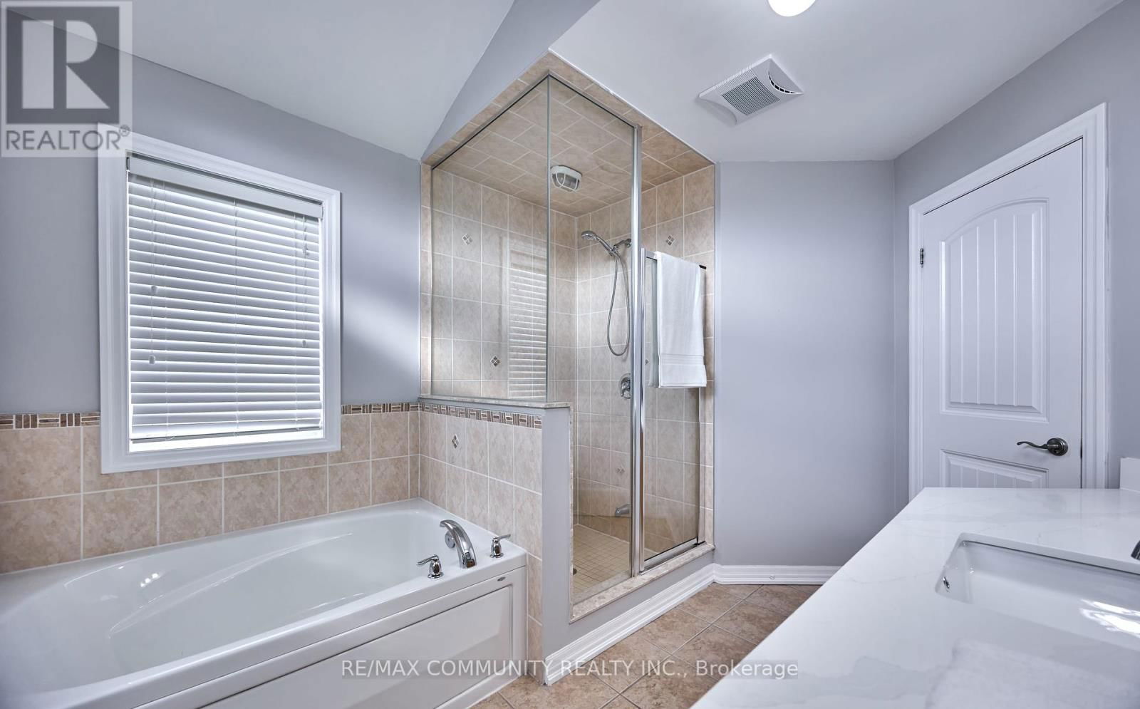 96 KENDALL DRIVE Image 36
