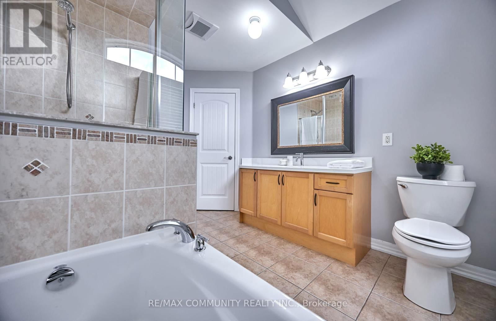 96 KENDALL DRIVE Image 37