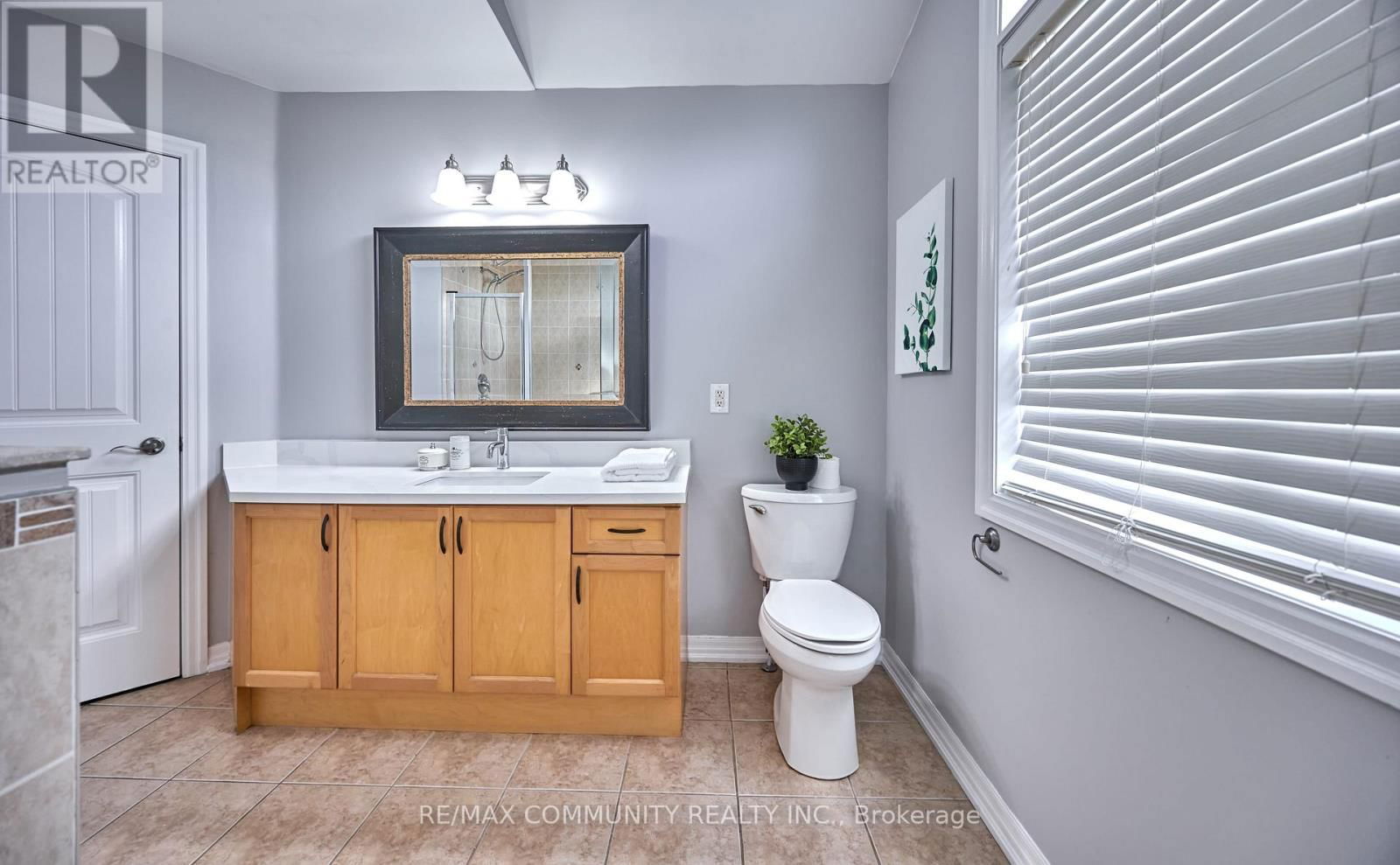 96 KENDALL DRIVE Image 38
