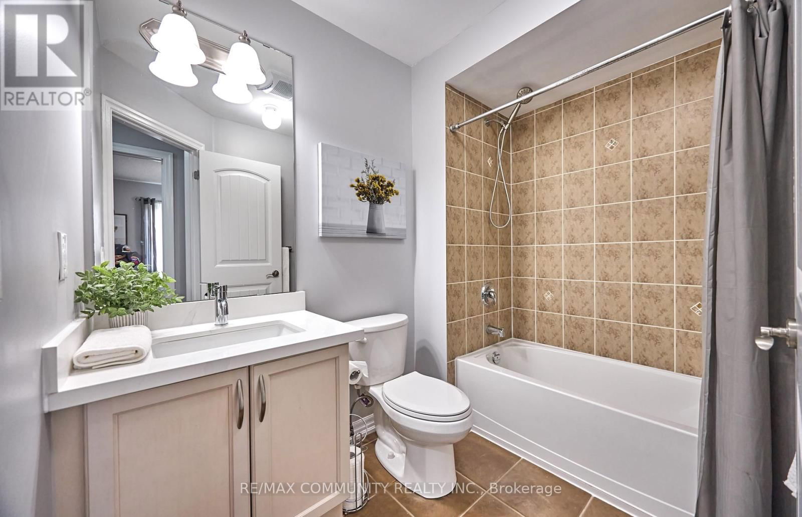 96 KENDALL DRIVE Image 44