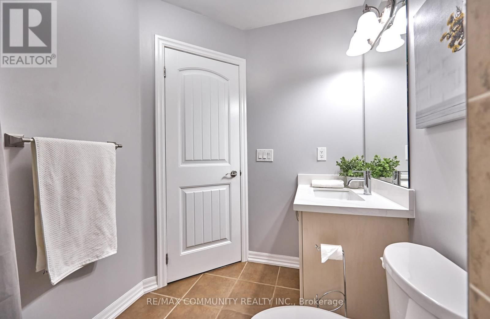 96 KENDALL DRIVE Image 45