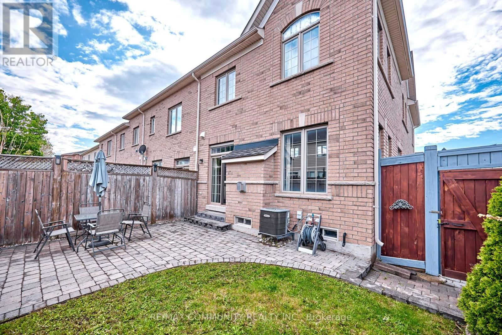 96 KENDALL DRIVE Image 48