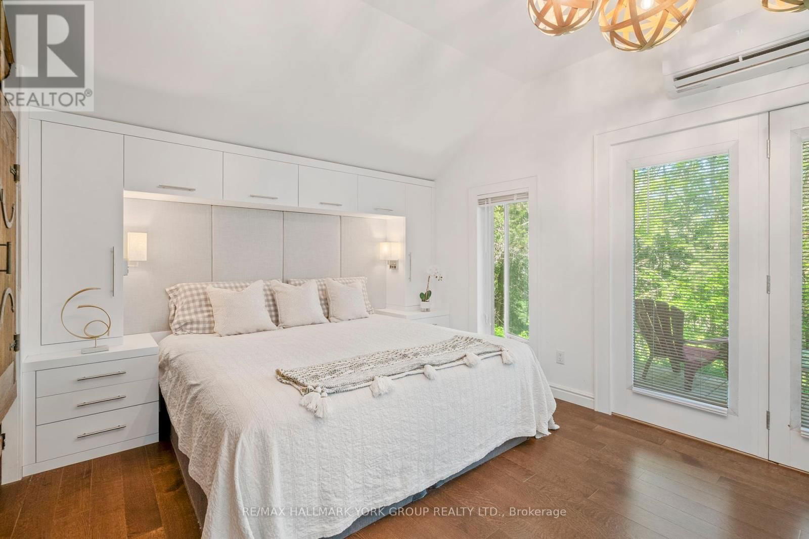 16590 HURONTARIO STREET Image 20