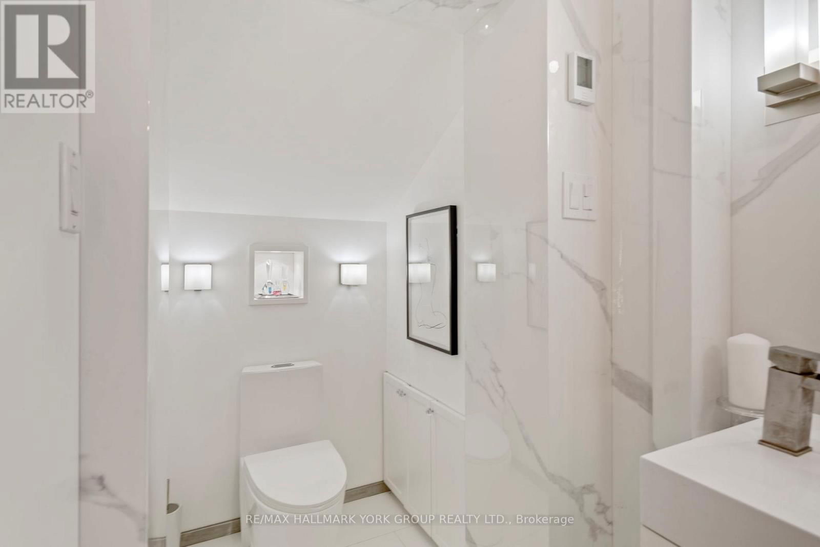 16590 HURONTARIO STREET Image 24