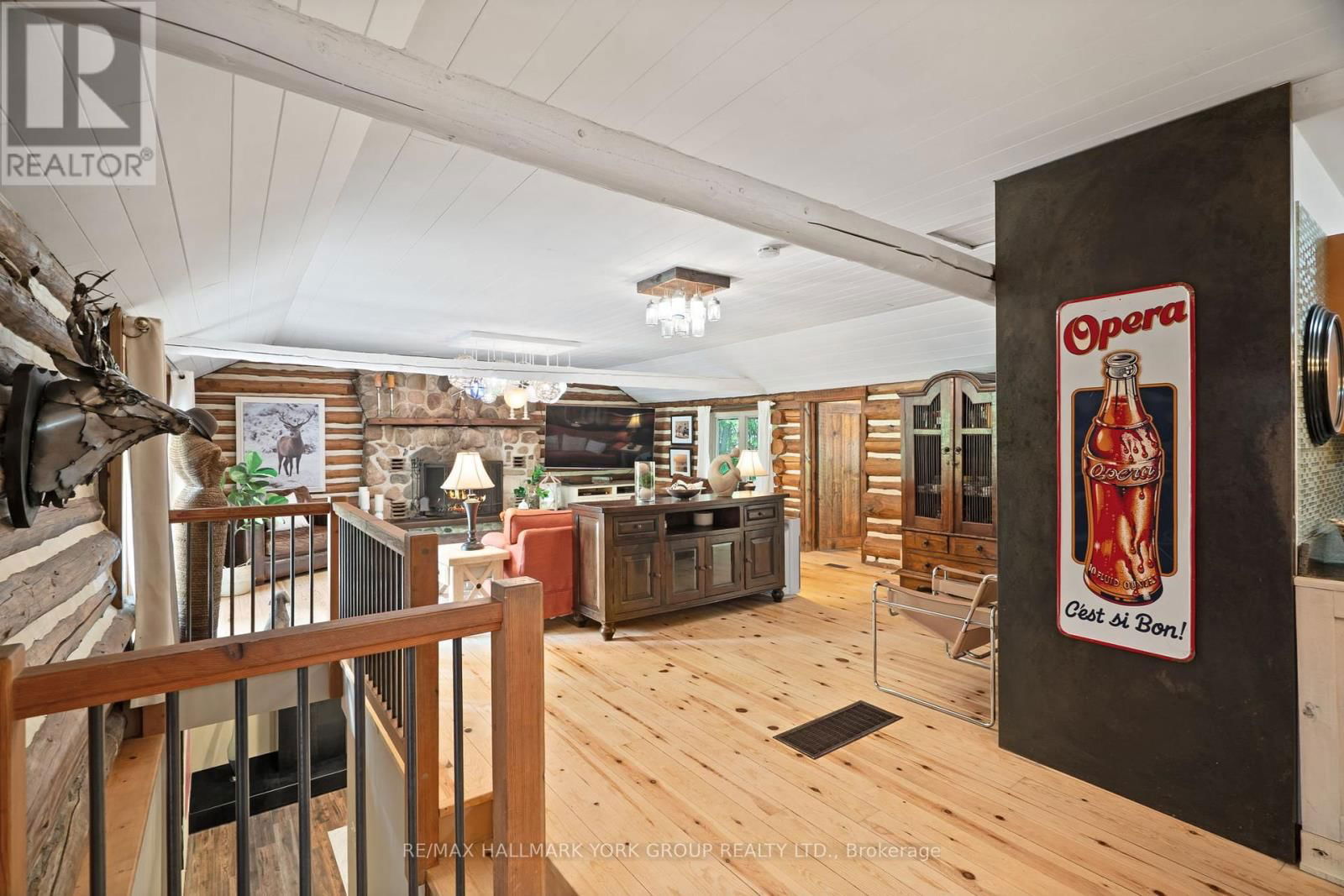 16590 HURONTARIO STREET Image 28