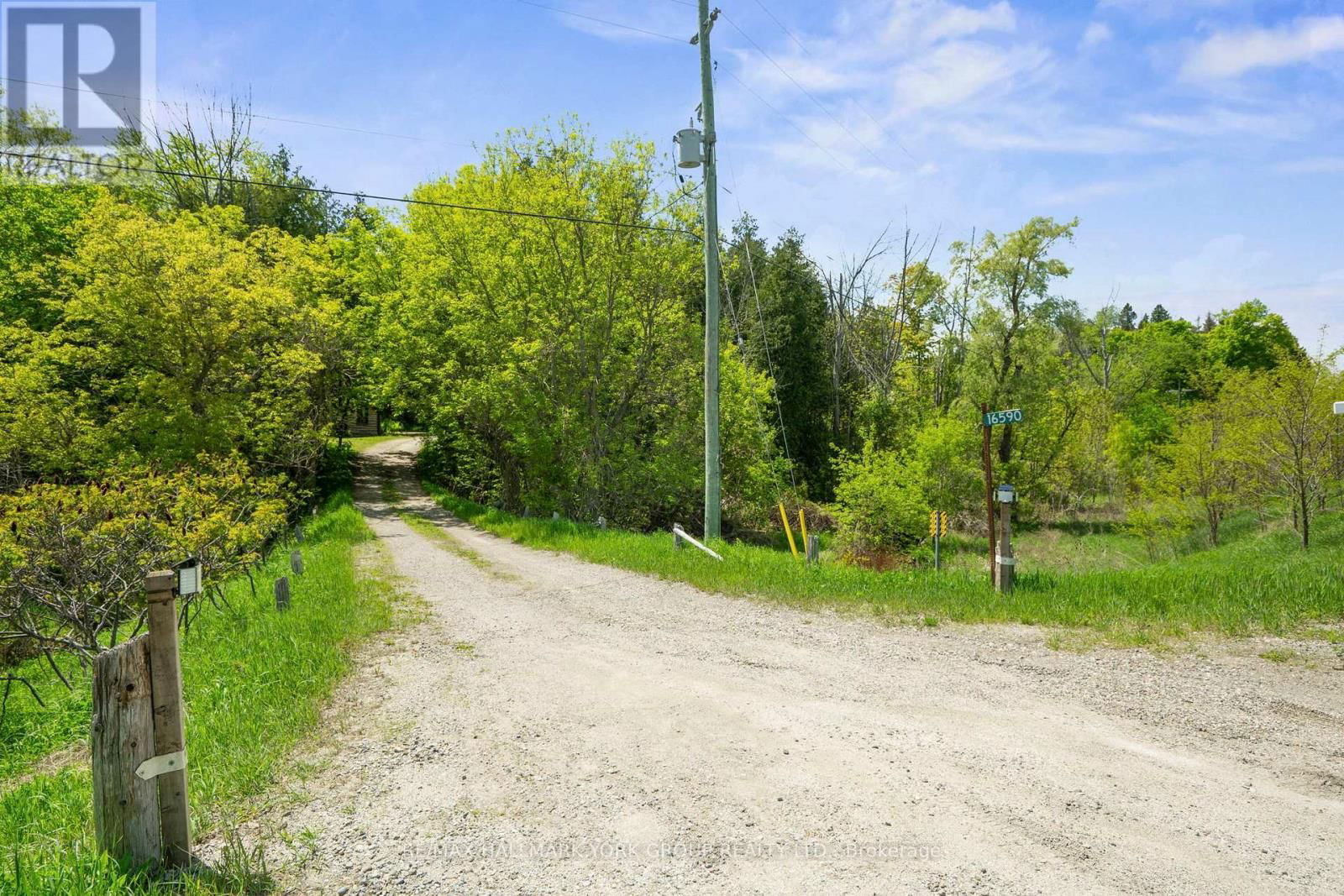 16590 HURONTARIO STREET Image 47