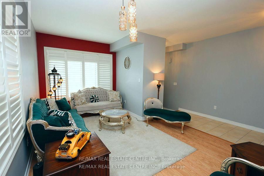 120 BELLCHASE TRAIL Image 15