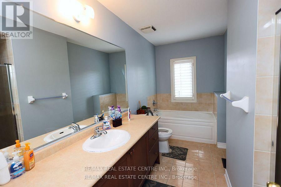 120 BELLCHASE TRAIL Image 32