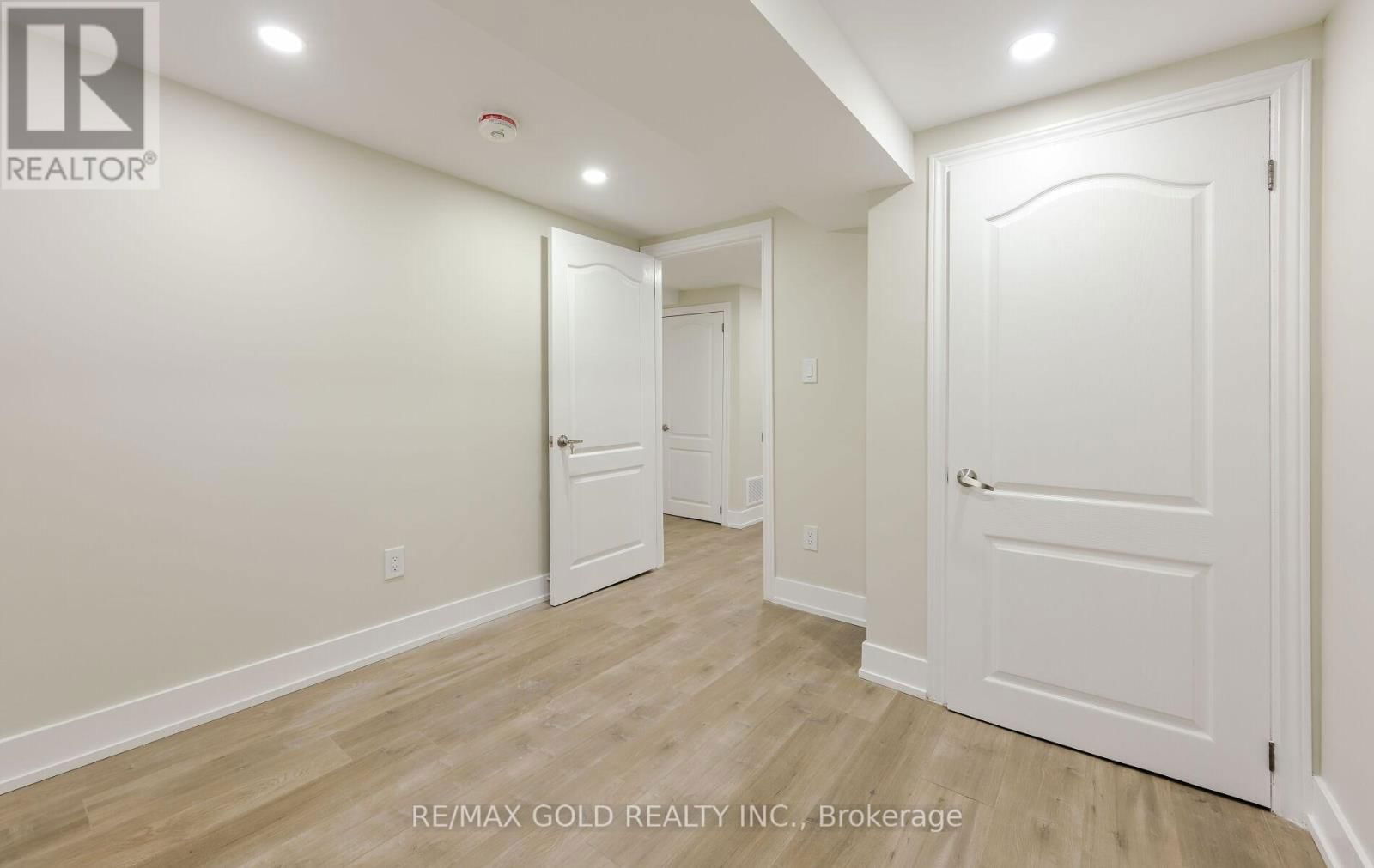 15 FLAVIAN CRESCENT Image 34